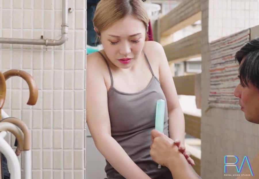 Cậu con trai vô sinh, bố chồng thay con trai giúp con dâu mang thai